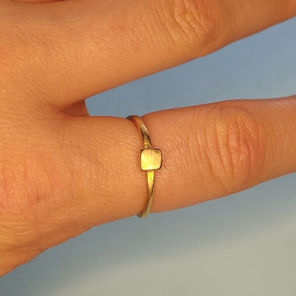 10k Gold Square Ring - Picture 3 of 4
